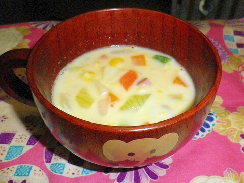 幼児食にも♪コーン缶で野菜たっぷりコーンスープ